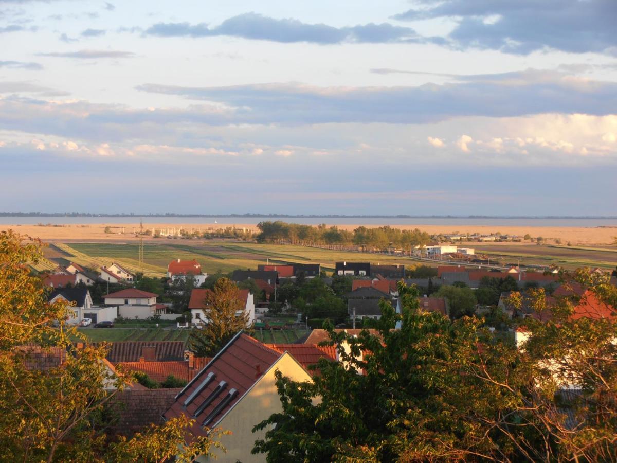 Ferienwohnung Am Kirchberg Jois Luaran gambar
